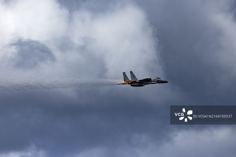 F-15“鹰”式战斗机加力燃烧图片素材