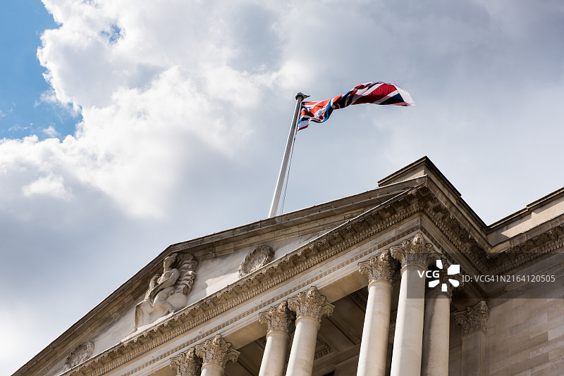 伦敦金融城建筑与英国国旗图片素材