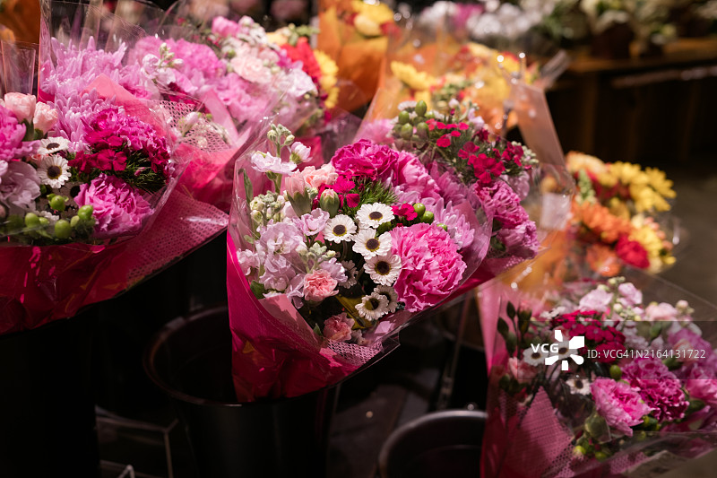 市场上的新鲜花卉图片素材