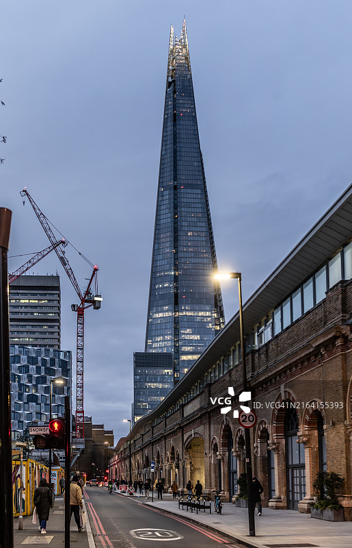 夜幕下的伦敦桥图片素材