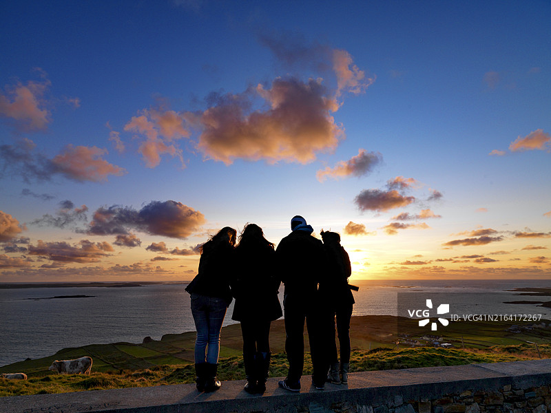 天空之路，爱尔兰戈尔韦郡康尼马拉克利夫登图片素材