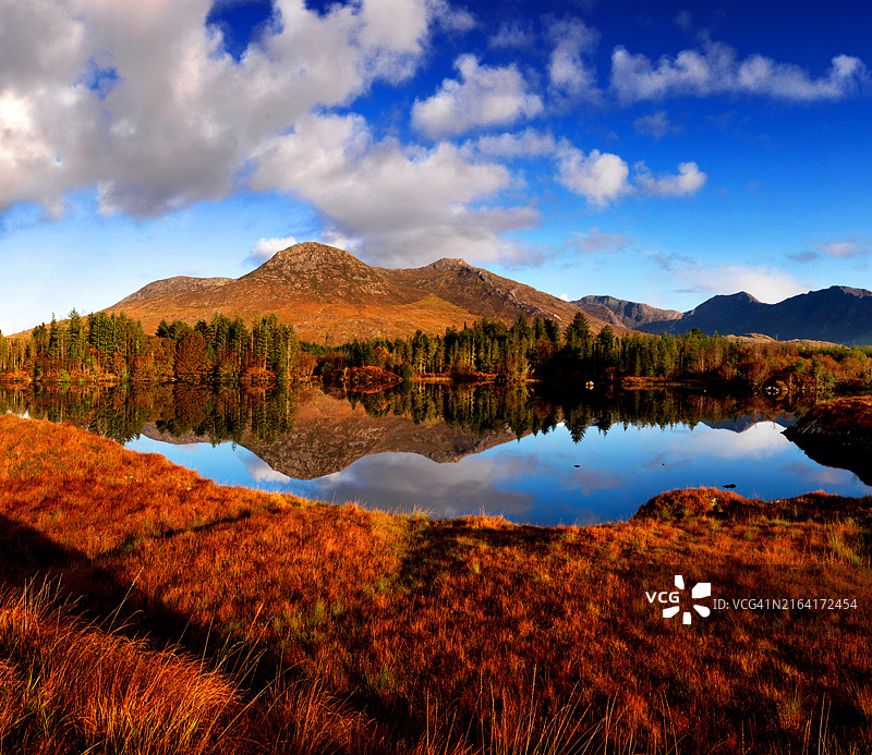 爱尔兰戈尔韦郡康尼马拉巴利纳法德湖图片素材