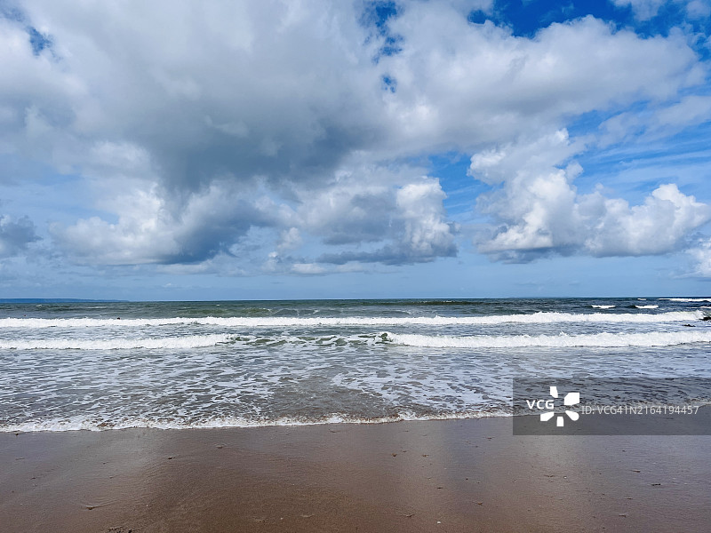 海滩上的云景图片素材