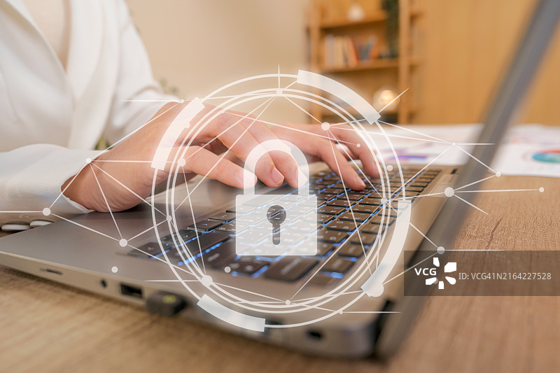 网络保护数据安全互联网隐私，虚拟屏幕上的互联网和技术概念图片素材