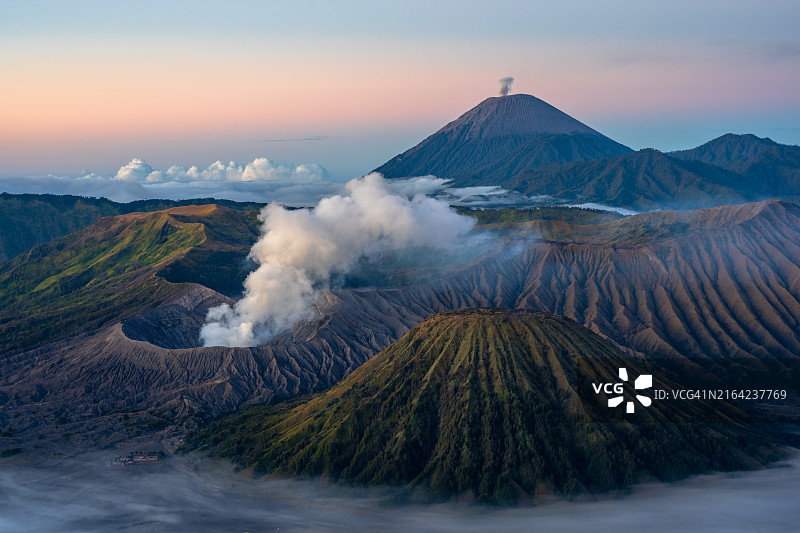 布罗莫腾格尔塞梅鲁国家公园美景图片素材