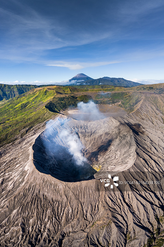 印度尼西亚东爪哇布罗莫腾格尔塞梅鲁国家公园的空中景色图片素材