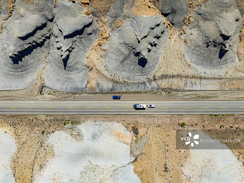 美国犹他州24号公路通往大教堂谷的景色图片素材