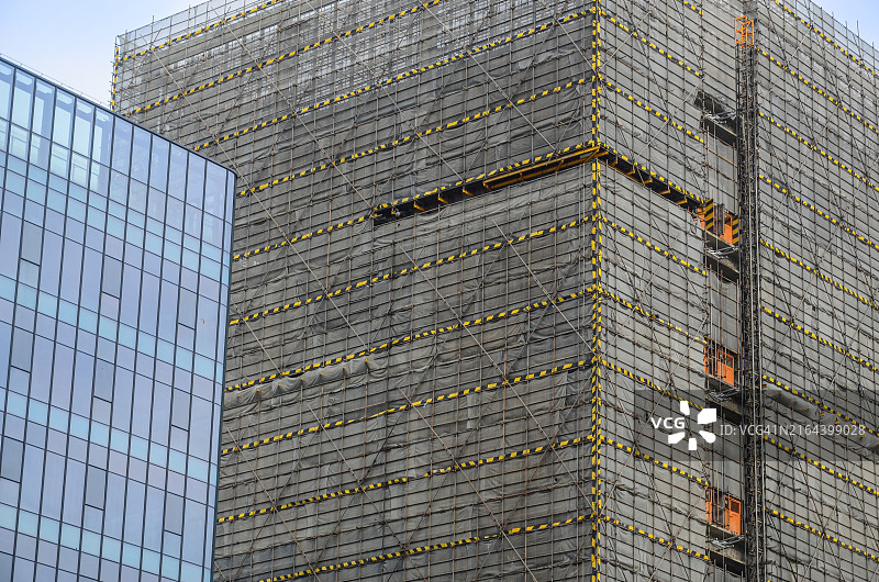 建设工地：中国广东省广州市在建的现代化办公楼图片素材