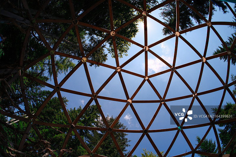 几何木屋顶结构图片素材