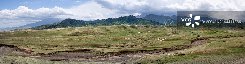中国新疆伊犁全景风光图片素材