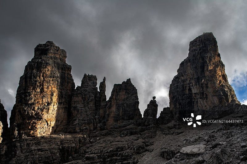 波佩纳阿尔塔山峰景观图片素材