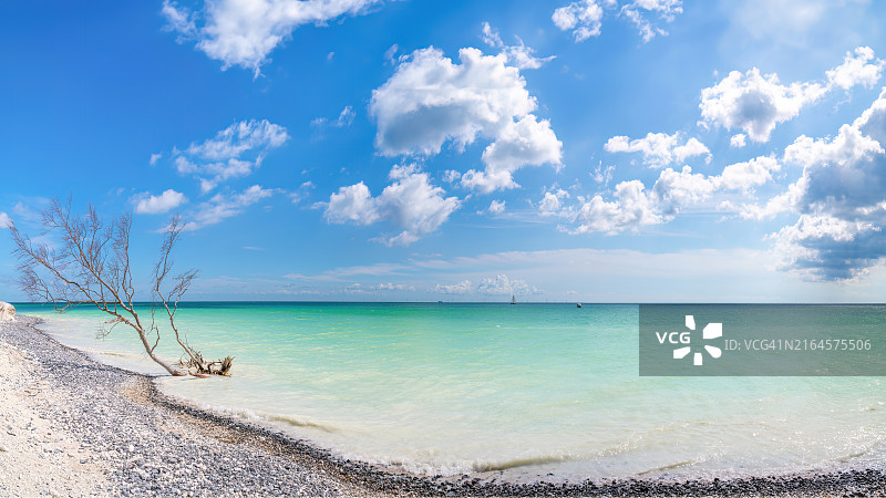 在海滩上图片素材