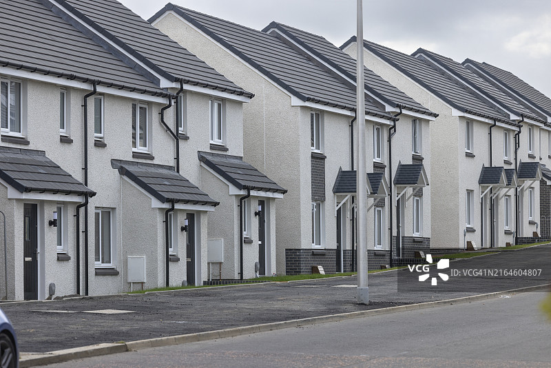 英国城市庄园中新建的一排房屋图片素材