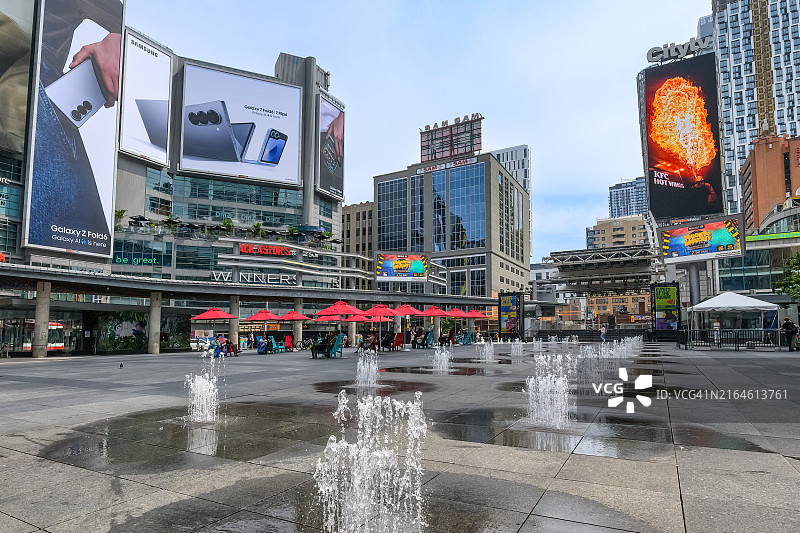 央-登打士广场喷泉图片素材