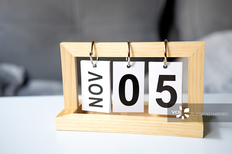 木质桌面日历图片素材