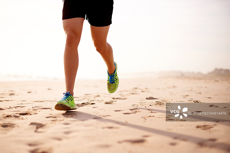 沙滩跑步锻炼马拉松训练耐力挑战图片素材