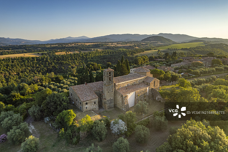 索瓦纳的圣彼得罗大教堂，托斯卡纳图片素材