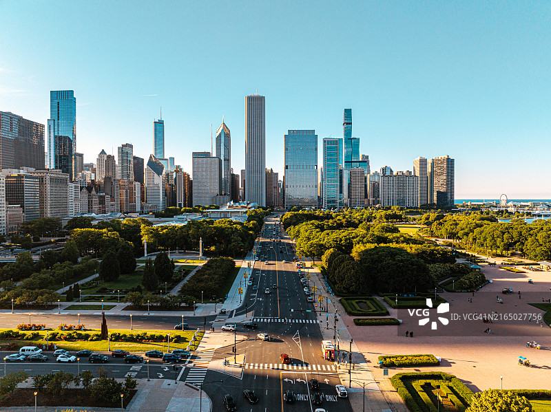 芝加哥格兰特公园和克拉伦斯·白金汉纪念喷泉高空景观图片素材