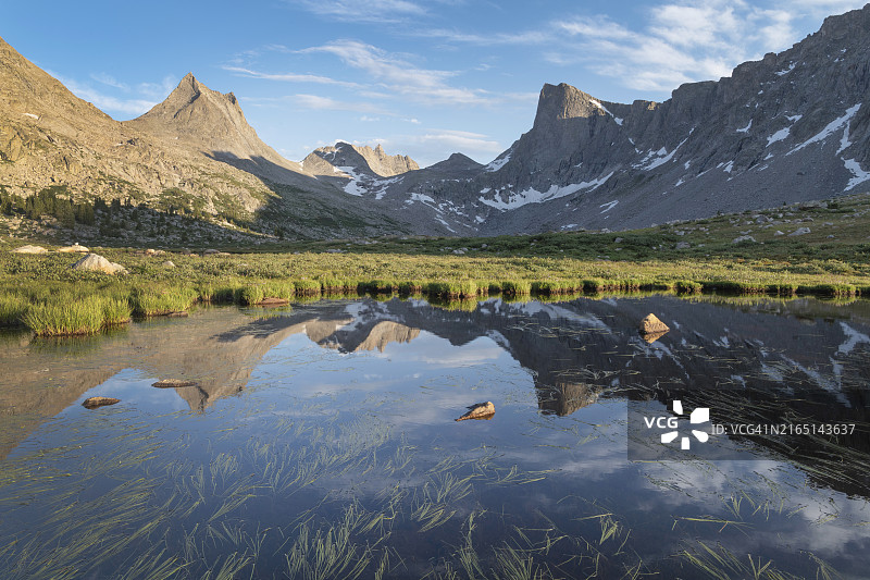 尼龙峰羚羊峰风河山脉图片素材