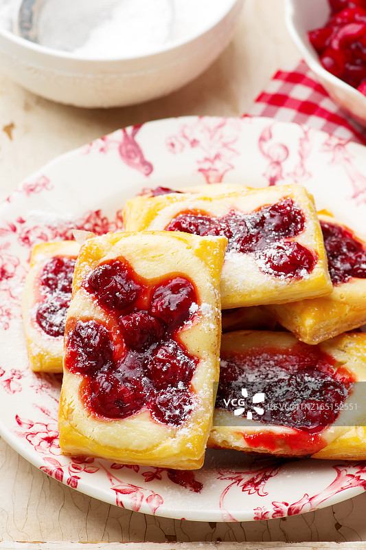 樱桃奶油奶酪丹麦酥图片素材
