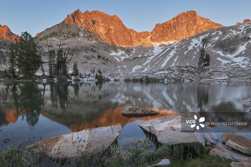 克莱默盆地上锯齿山脉图片素材
