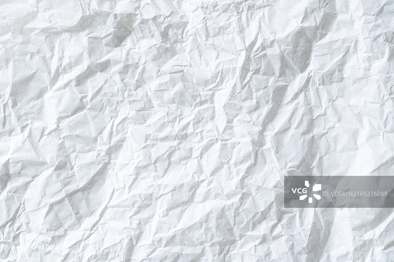 白色皱纹纸背景，再生牛皮纸纹理，复古报纸旧页，粗糙艺术褶皱信纸，带文字复制空间的硬纸板图片素材