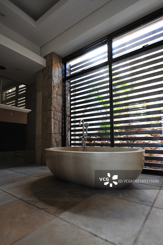 独立式浴缸图片素材