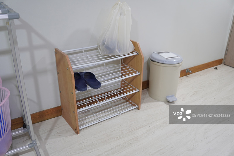 鞋架，垃圾桶图片素材