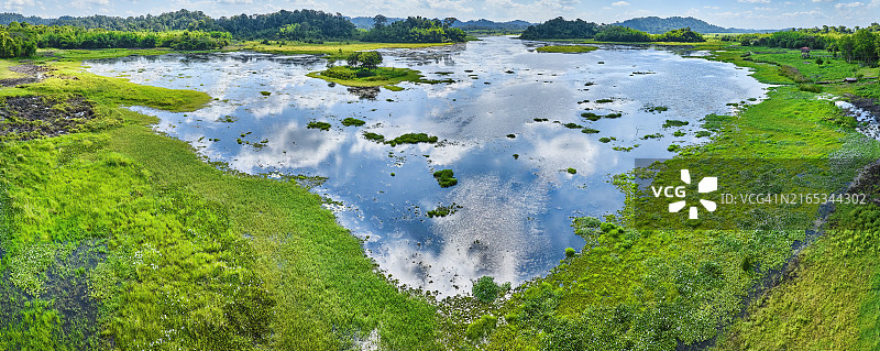 越南吉仙国家公园的鳄鱼湖图片素材