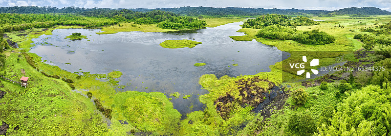 越南吉仙国家公园的鳄鱼湖图片素材