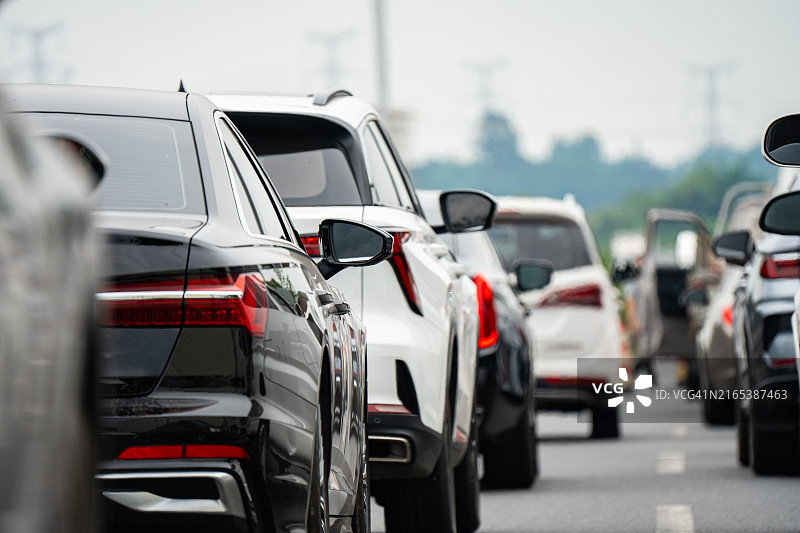 高速公路上的交通流量图片素材