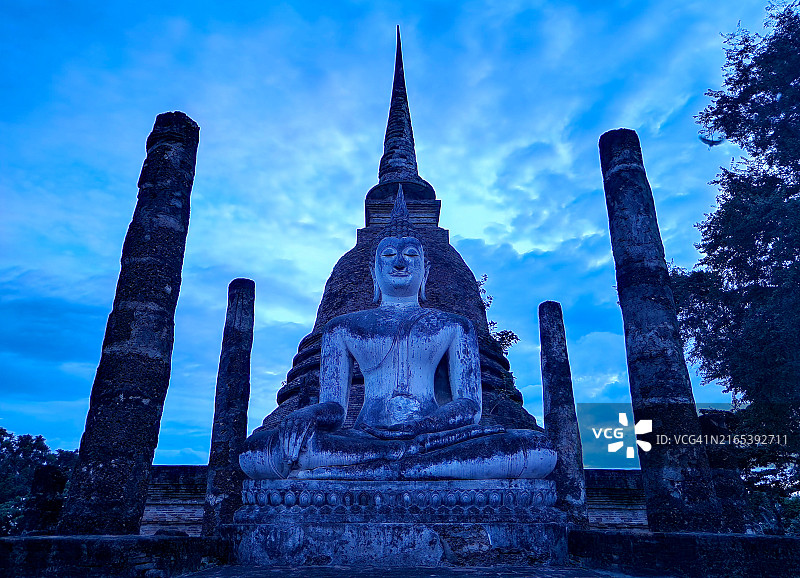 泰国素可泰府西沙寺的傍晚图片素材