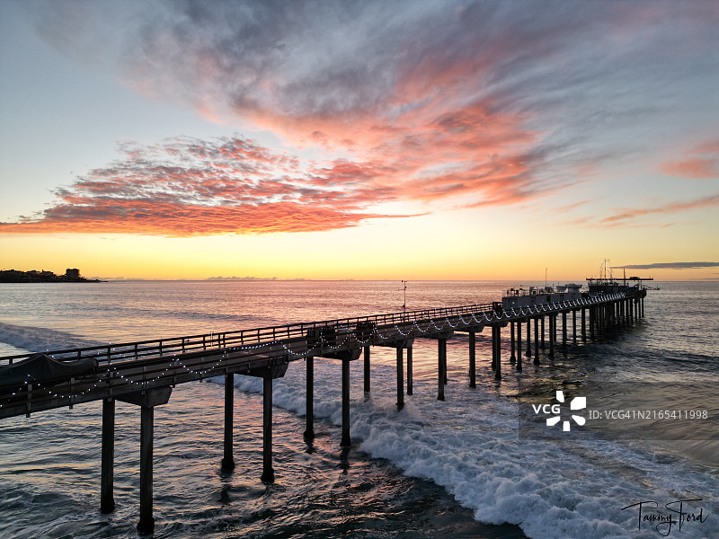 加利福尼亚州拉霍亚斯克里普斯码头航拍图片素材