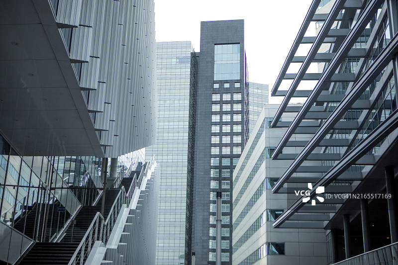 现代玻璃办公楼图片素材