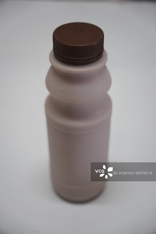 塑料瓶装巧克力牛奶图片素材