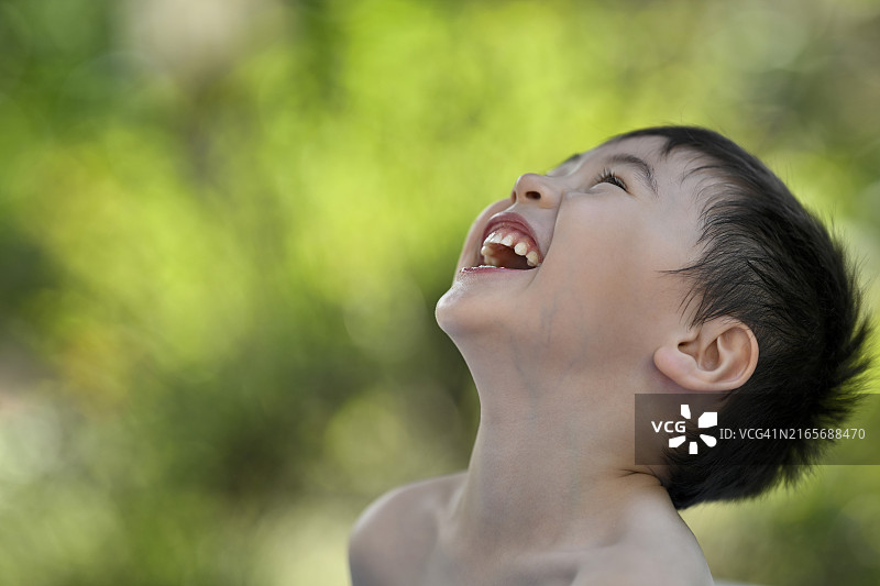 德国斯图加特：5岁男孩肖像图片素材