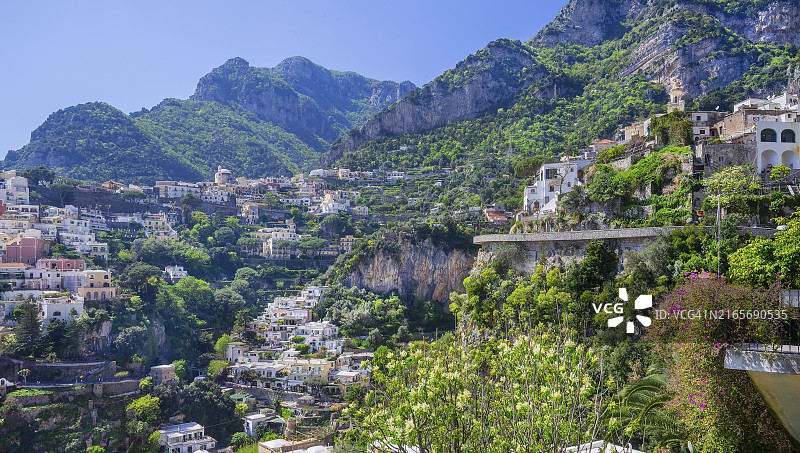 意大利阿马尔菲海岸波西塔诺村庄全景图片素材