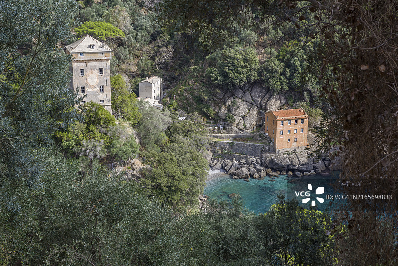 意大利波托菲诺自然公园中的圣弗鲁托索迪卡莫利小村景色图片素材