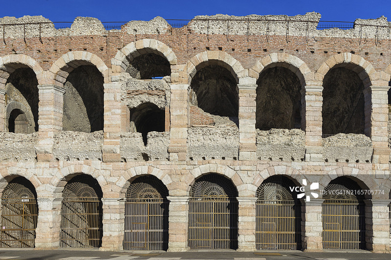 维罗纳罗马圆形剧场，又称竞技场，以歌剧节闻名图片素材