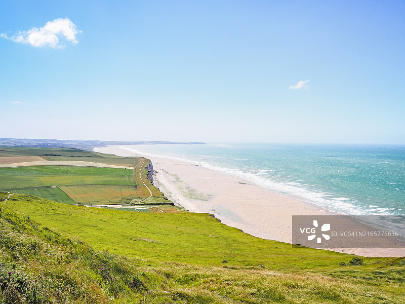 法国北部布朗角海岬峰顶全景，可欣赏海峡风光图片素材