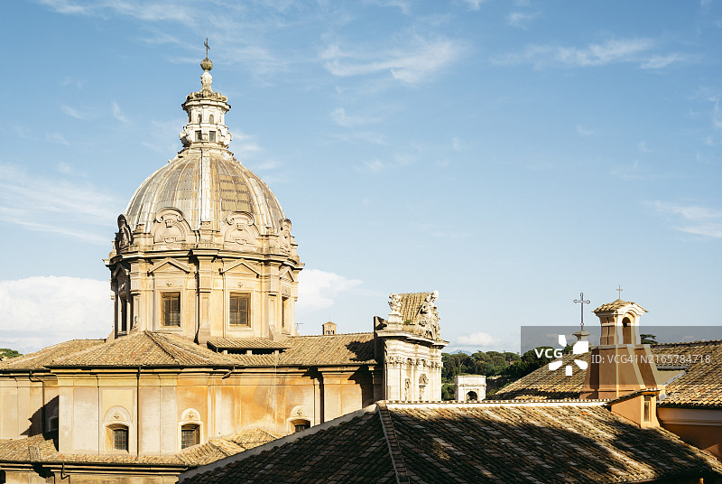 罗马广场日落时分的穹顶图片素材