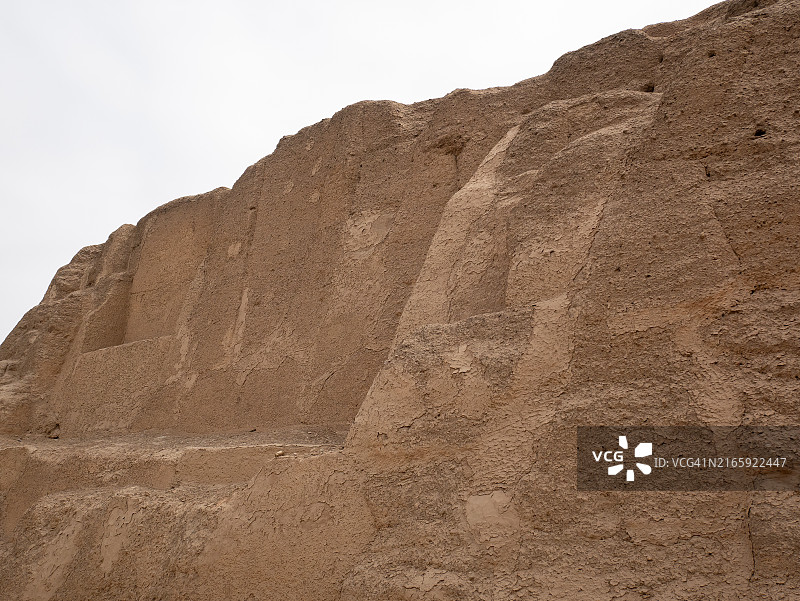 泥土墙面，秘鲁利马考古遗址一部分图片素材