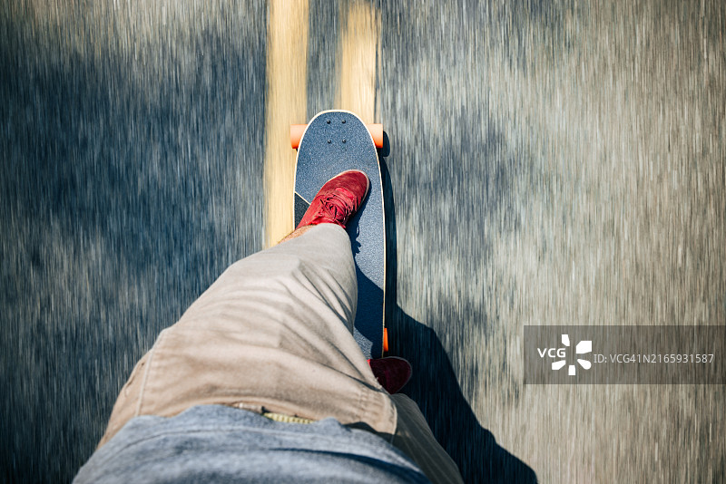 玩长板的人图片素材