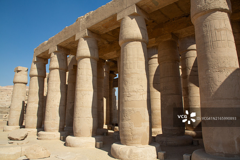 拉美西斯二世法老纪念神庙柱子，埃及卢克索图片素材