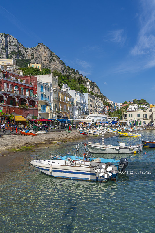 意大利卡普里岛码头及商店咖啡馆景色图片素材