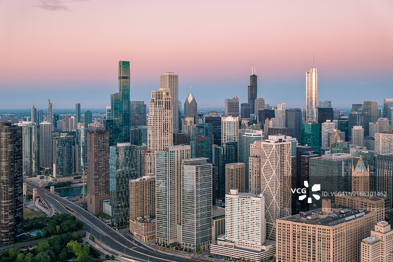 金色时段的芝加哥城市景观图片素材