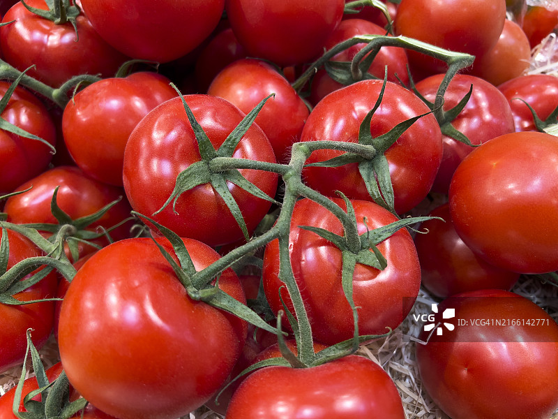 市场上出售的西红柿特写图片素材