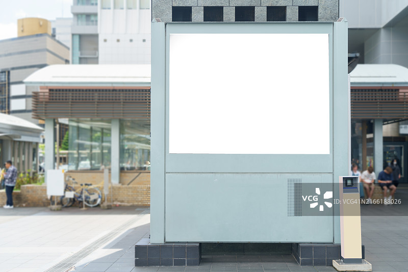 城市公共空间的空白广告牌图片素材