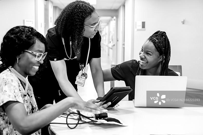 护士合影（黑白照片）图片素材