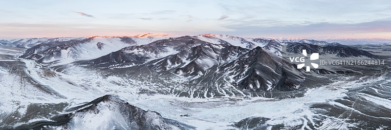 冬季的阿尔泰山脉图片素材